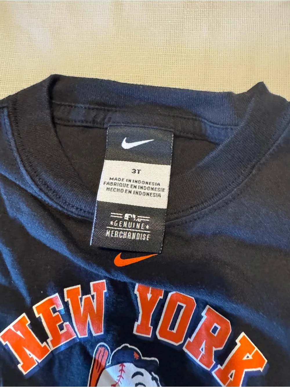 Nike Kids Black New York Mets Graphic Tee with Orange Accents ⚾️